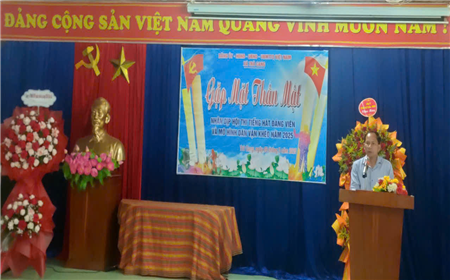 Xã Trà Cang tổ chức hội thi tiếng hát đảng viên; video clip mô hình dân vận khéo, học tập làm theo gương bác năm 2025 và gặp mặt đội ngũ cán bộ, đảng viên, các đơn vị kết nghĩa