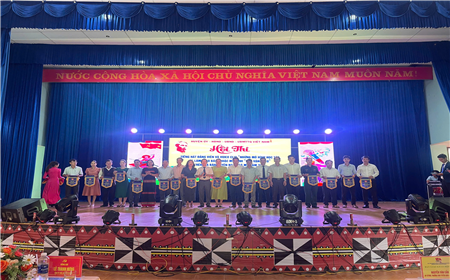 Nam Trà My tổ chức Hội thi “Tiếng hát đảng viên” và videoclip những mô hình “Học tập và làm theo Bác” hoặc mô hình “Dân vận khéo” trên địa bàn huyện và biểu dương khen thưởng các tập thể, cá nhân điển hình tiêu biểu trong thực hiện Chỉ thị số 05-CT/TW năm 2025